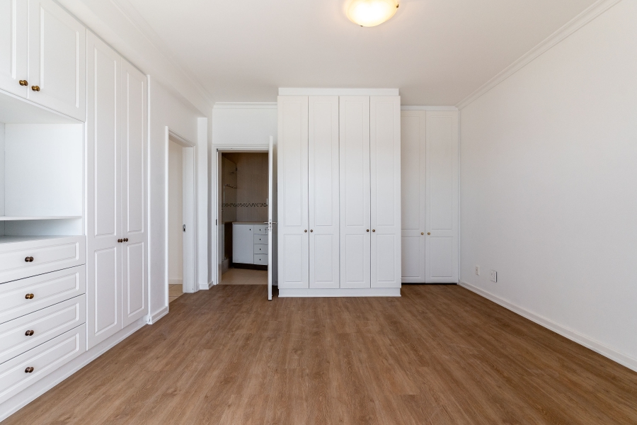 3 Bedroom Property for Sale in Sea Point Western Cape